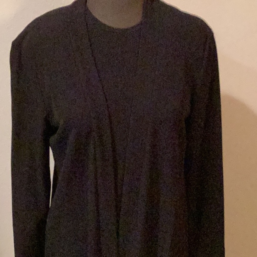 2 piece dress. Sleeves sheath with jacket